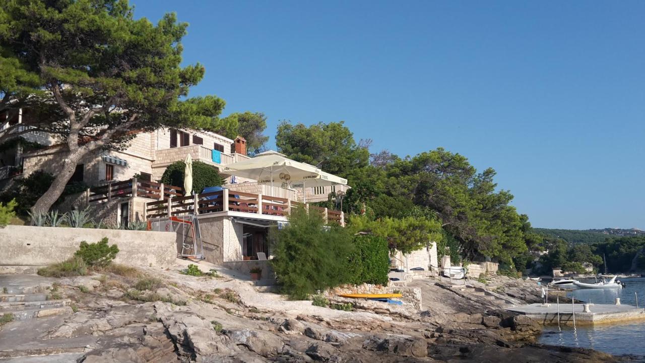 Beachfront House Pope B&B Selca  エクステリア 写真