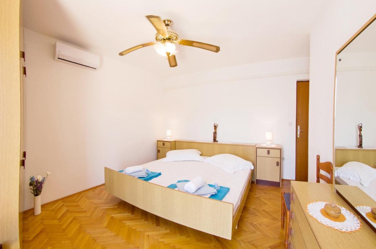 Beachfront House Pope B&B Selca  エクステリア 写真