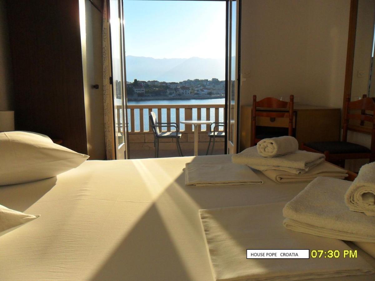 Beachfront House Pope B&B Selca  エクステリア 写真